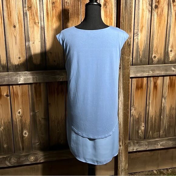 Vince Camuto top sheer viscose blend blue hi-lo layered Small FIRM on PRICE - Picture 4 of 5